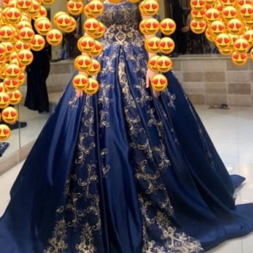 Dress - Picture 3 of 3